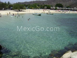 Bahía de Santa Cruz beach - Mexico